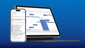 Um smartphone e um tablet exibem um aplicativo de calendário contra um fundo azul. O telefone mostra uma visualização de lista de eventos, e o tablet mostra uma visualização de grade. Ambas as telas parecem exibir os mesmos eventos, incluindo entradas do calendário fiscal.