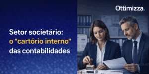 Equipe de setor societário organizando documentos em escritório contábil moderno